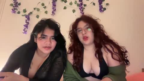 Snapshot of amy_and_mochi chatting on 9, 6, 2026 mochi and amy online show from 9, 6, 2026