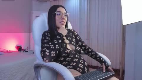 Amy online show from 28, 3, 2026