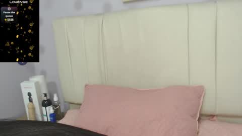 Snapshot of amy_le chatting on 25, 1, 2025 Amy online show from 25, 1, 2025