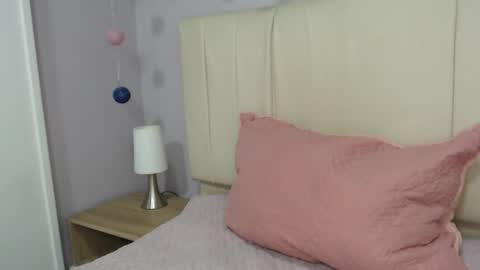 Snapshot of amy_le chatting on 24, 2, 2025 Amy online show from 24, 2, 2025