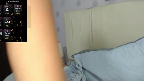 Snapshot of amy_le chatting on 11, 3, 2025 Amy online show from 11, 3, 2025