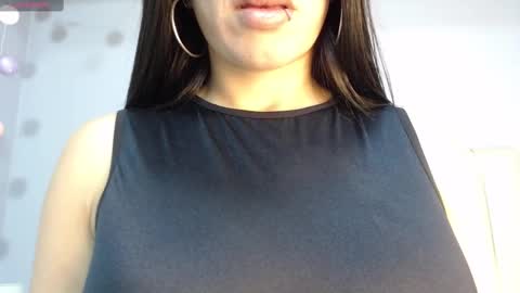 Snapshot of amy_le chatting on 22, 9, 2025 Amy online show from 22, 9, 2025