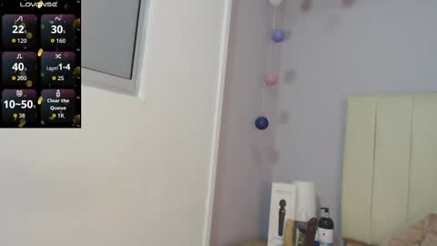 Snapshot of amy_le chatting on 30, 9, 2025 Amy online show from 30, 9, 2025