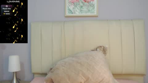 Snapshot of amy_le chatting on 14, 10, 2025 Amy online show from 14, 10, 2025