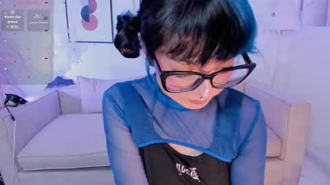 Snapshot of amy_lit chatting on 4, 11, 2025 Hello I am Allison Welcome to my room and let is have a good time together whith me online show from 4, 11, 2025