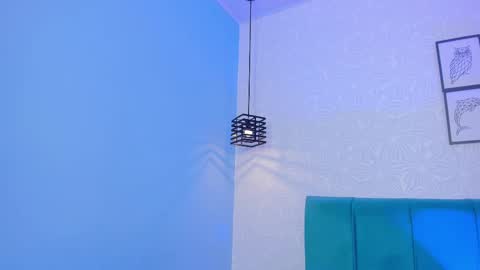 amy_saenz_ online show from 10, 9, 2025