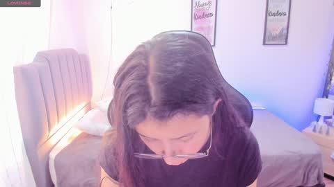 Snapshot of amy_sophiaa chatting on 4, 1, 2025 Amy sophia 3 online show from 4, 1, 2025