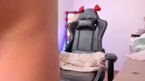 Snapshot of amy_sophiaa chatting on 5, 2, 2025 Amy sophia 3 online show from 5, 2, 2025