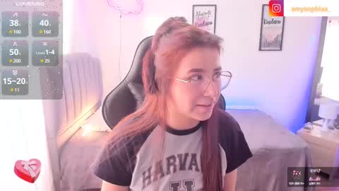 Snapshot of amy_sophiaa chatting on 1, 3, 2025 Amy sophia 3 online show from 1, 3, 2025