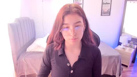 Snapshot of amy_sophiaa chatting on 6, 3, 2025 Amy sophia 3 online show from 6, 3, 2025