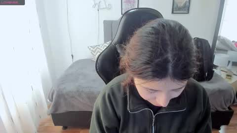 Snapshot of amy_sophiaa chatting on 1, 10, 2025 Amy sophia 3 online show from 1, 10, 2025