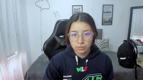 Snapshot of amy_sophiaa chatting on 3, 10, 2025 Amy sophia 3 online show from 3, 10, 2025