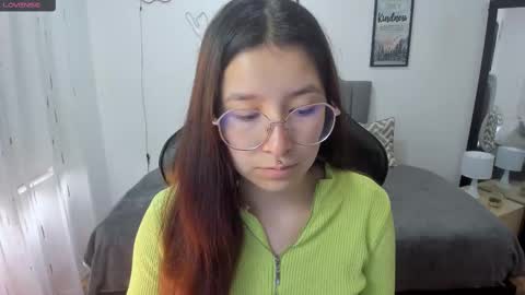 Snapshot of amy_sophiaa chatting on 6, 10, 2025 Amy sophia 3 online show from 6, 10, 2025