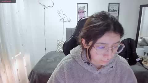 Snapshot of amy_sophiaa chatting on 8, 10, 2025 Amy sophia 3 online show from 8, 10, 2025