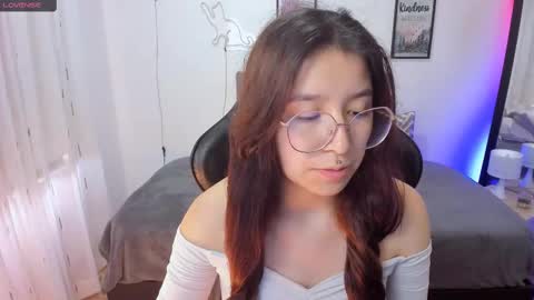 Snapshot of amy_sophiaa chatting on 9, 10, 2025 Amy sophia 3 online show from 9, 10, 2025