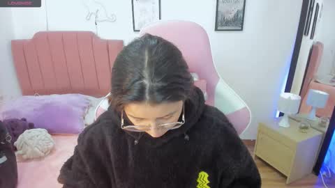 Snapshot of amy_sophiaa chatting on 18, 11, 2025 Amy sophia 3 online show from 18, 11, 2025