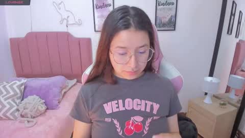 Snapshot of amy_sophiaa chatting on 22, 11, 2025 Amy sophia 3 online show from 22, 11, 2025