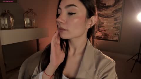 Snapshot of amyarmstrong chatting on 8, 3, 2025 Amy Armstrong online show from 8, 3, 2025