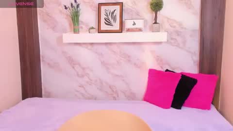 My name is AMY... Nice to meet you  thumb up me please its important online show from 18, 12, 2025