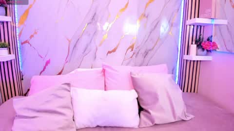 My name is AMY... Nice to meet you  thumb up me please its important online show from 18, 5, 2026