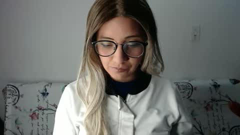 Snapshot of amycosplay99 chatting on 19, 1, 2025 amycosplay99 online show from 19, 1, 2025