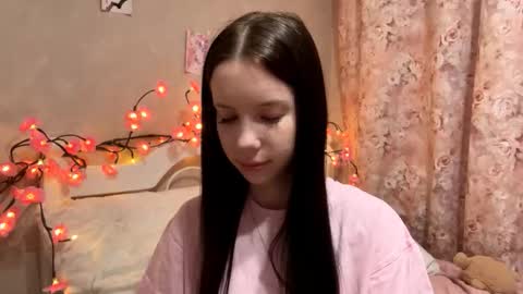 Snapshot of amygrav chatting on 9, 11, 2025 Milou online show from 9, 11, 2025