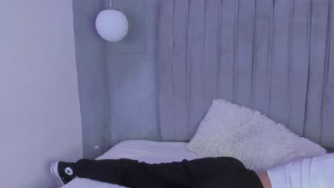 Snapshot of amyolimpo chatting on 20, 1, 2025 Amy ... Nice to meet u thumb up me please its important online show from 20, 1, 2025