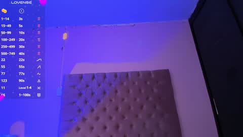 Snapshot of amyolimpo chatting on 8, 2, 2025 Amy ... Nice to meet u thumb up me please its important online show from 8, 2, 2025