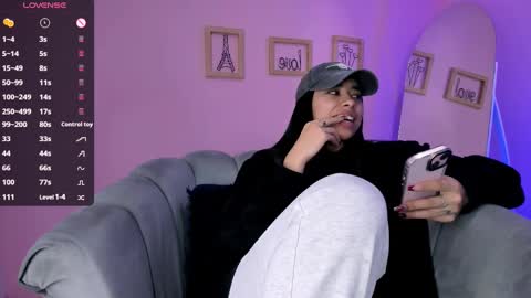 Snapshot of amyolimpo chatting on 12, 2, 2025 Amy ... Nice to meet u thumb up me please its important online show from 12, 2, 2025