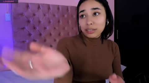 Snapshot of amyolimpo chatting on 16, 2, 2025 Amy ... Nice to meet u thumb up me please its important online show from 16, 2, 2025