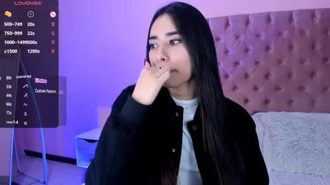 Snapshot of amyolimpo chatting on 18, 2, 2025 Amy ... Nice to meet u thumb up me please its important online show from 18, 2, 2025