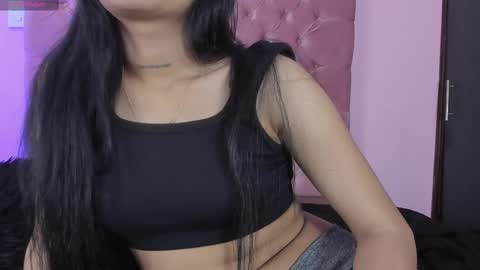 Snapshot of amyolimpo chatting on 27, 2, 2025 Amy ... Nice to meet u thumb up me please its important online show from 27, 2, 2025