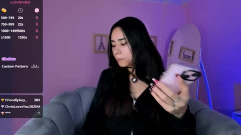 Snapshot of amyolimpo chatting on 5, 3, 2025 Amy ... Nice to meet u thumb up me please its important online show from 5, 3, 2025