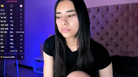 Snapshot of amyolimpo chatting on 12, 3, 2025 Amy ... Nice to meet u thumb up me please its important online show from 12, 3, 2025