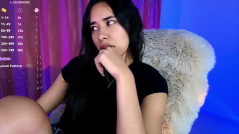 Snapshot of amyolimpo chatting on 16, 9, 2025 Amy ... Nice to meet u thumb up me please its important online show from 16, 9, 2025