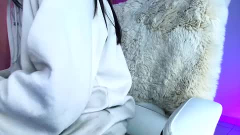 Snapshot of amyolimpo chatting on 3, 10, 2025 Amy ... Nice to meet u thumb up me please its important online show from 3, 10, 2025