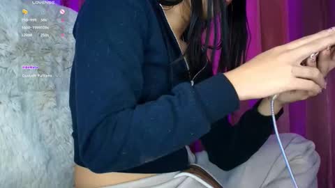 Snapshot of amyolimpo chatting on 5, 10, 2025 Amy ... Nice to meet u thumb up me please its important online show from 5, 10, 2025