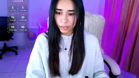 Snapshot of amyolimpo chatting on 21, 11, 2025 Amy ... Nice to meet u thumb up me please its important online show from 21, 11, 2025