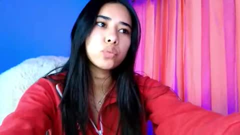 Snapshot of amyolimpo chatting on 29, 11, 2025 Amy ... Nice to meet u thumb up me please its important online show from 29, 11, 2025