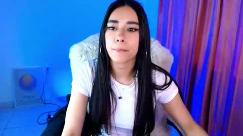 Snapshot of amyolimpo chatting on 4, 12, 2025 Amy ... Nice to meet u thumb up me please its important online show from 4, 12, 2025