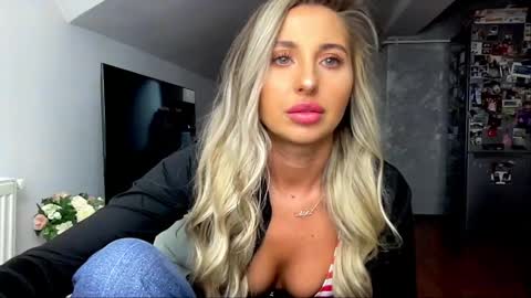 Snapshot of amyroberta92 chatting on 22, 1, 2025 amyroberta92 online show from 22, 1, 2025