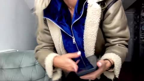 Snapshot of amyroberta92 chatting on 28, 1, 2025 amyroberta92 online show from 28, 1, 2025