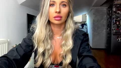 Snapshot of amyroberta92 chatting on 30, 1, 2025 amyroberta92 online show from 30, 1, 2025