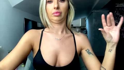 Snapshot of amyroberta92 chatting on 21, 11, 2025 amyroberta92 online show from 21, 11, 2025