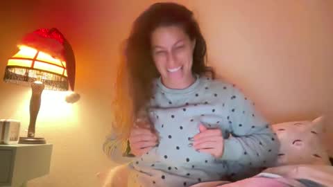 Snapshot of amysmilez chatting on 14, 12, 2025 Amy Smilez online show from 14, 12, 2025