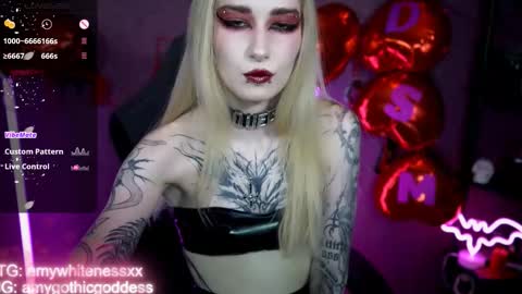 Snapshot of amywhitenessxx chatting on 15, 2, 2026 Amy switch Goddess divine Mistress online show from 15, 2, 2026