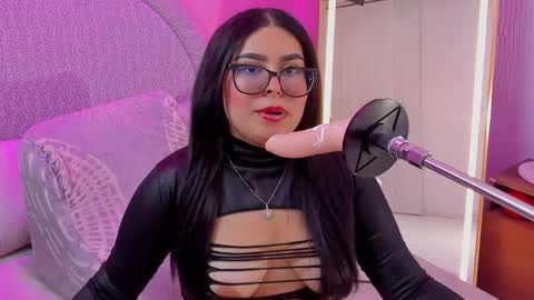 Snapshot of amywhitte_ chatting on 18, 11, 2025 amywhitte_ online show from 18, 11, 2025