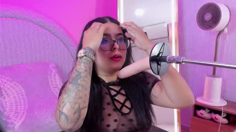 Snapshot of amywhitte_ chatting on 23, 11, 2025 amywhitte_ online show from 23, 11, 2025