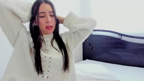 Ana  IG an castillo 1 online show from 12, 1, 2025