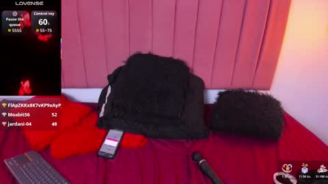 Snapshot of ana_foxi chatting on 15, 12, 2025 ana online show from 15, 12, 2025